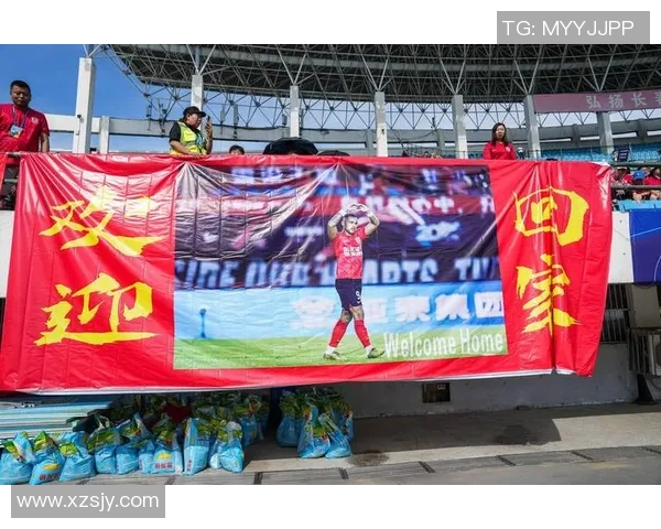 今年退役足球巨星谢幕足坛辉煌生涯引发球迷深情告别