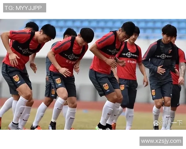 球星带你开启激情足球训练挑战之旅全程体验速度力量与技巧的较量