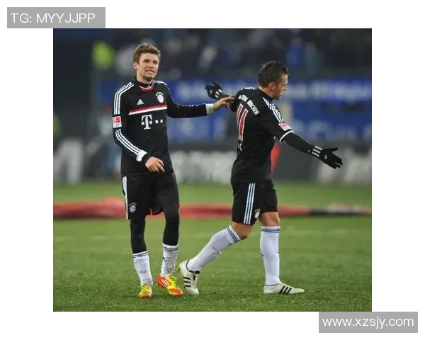 钢琴旋律下的绿茵传奇展现足球球星激情与艺术魅力剪辑